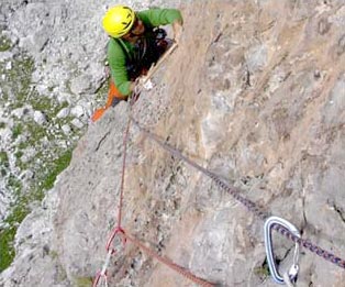 moschettoni-per-scalare-in-montagna