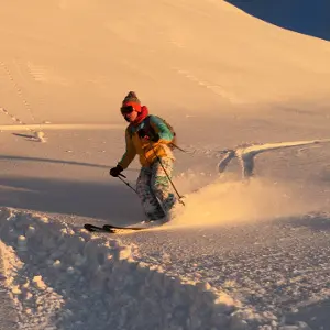 scegliere il giusto bastoncino per sciare in fuoripista e usarlo attivamente! loading= i bastoncini per fare scialpinismo